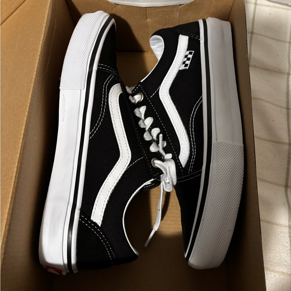 Vans Black and White Old Skool Pros Classic Design Mens Size 6.0